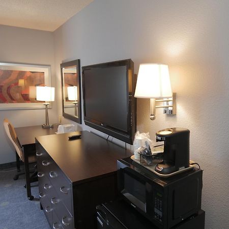 Hotel Baymont By Wyndham Flint Airport North Zewnętrze zdjęcie