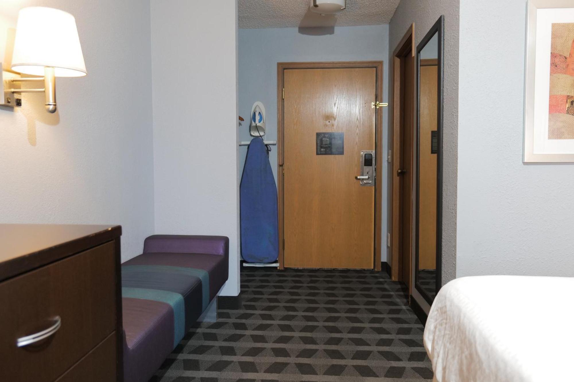 Hotel Baymont By Wyndham Flint Airport North Zewnętrze zdjęcie